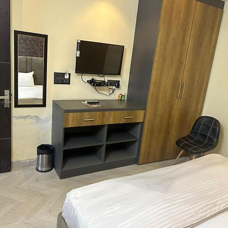 Hotel Kritika Велика Нойда Екстер'єр фото