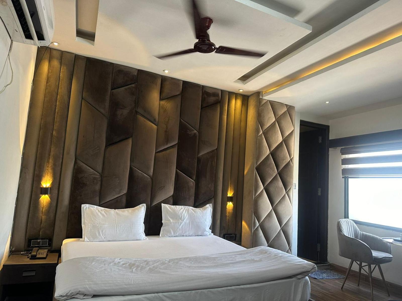 Hotel Kritika Велика Нойда Екстер'єр фото